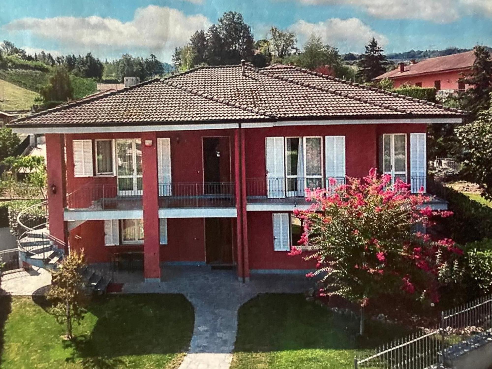 Apartamento Casa Finestre Bianche Canelli Exterior foto
